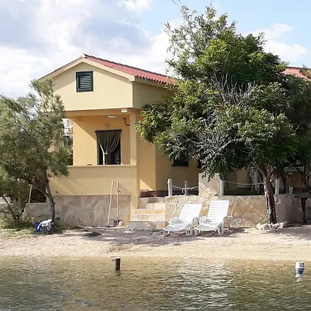 Dinjiska 9386a * Povljana