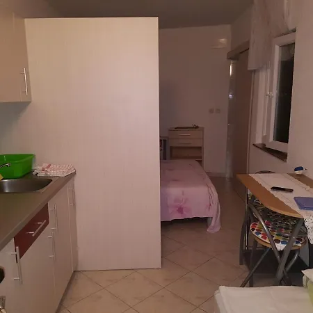 Dinjiska 9386a Povljana