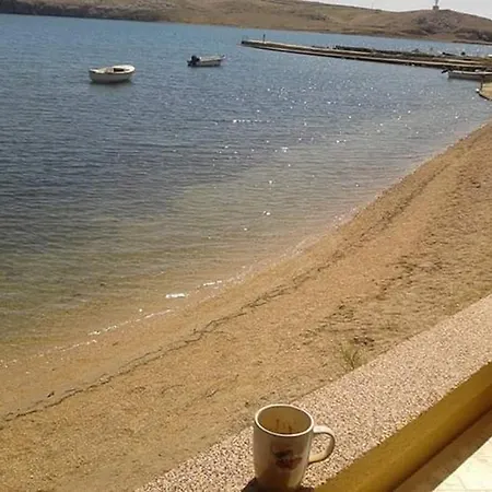 Dinjiska 9386a Apartman Povljana