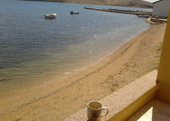 Dinjiska 9386a Appartamento Povljana